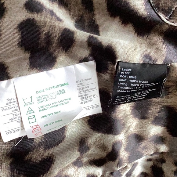 LIKE NEW OBERMEYER SKI/SNOWBOARD/COLD WEATHER JACKET! - Picture 13 of 15